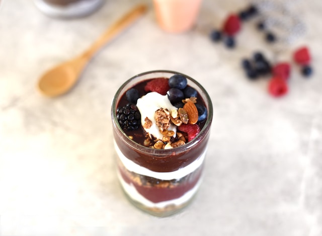 Mixed Berry Breakfast Parfait: Irresistible Berry Bliss in a Jar